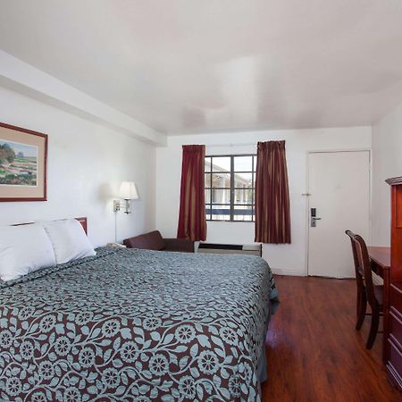 Days Inn By Wyndham Orange Anaheim Luaran gambar