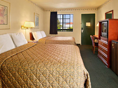 Days Inn By Wyndham Orange Anaheim Bilik gambar