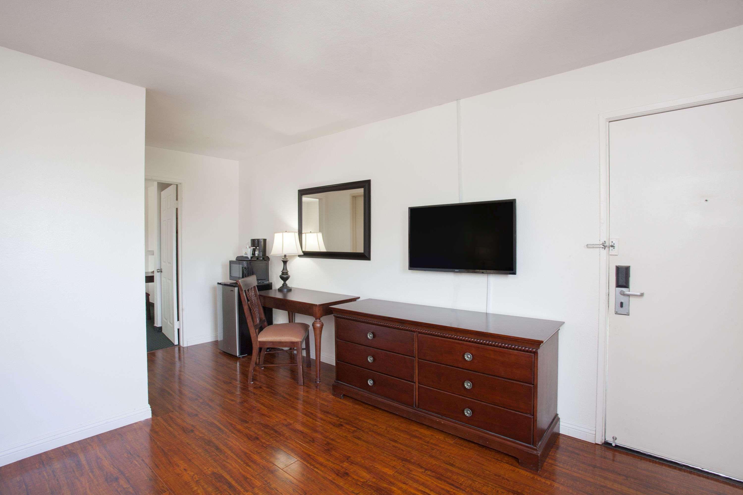 Days Inn By Wyndham Orange Anaheim Luaran gambar
