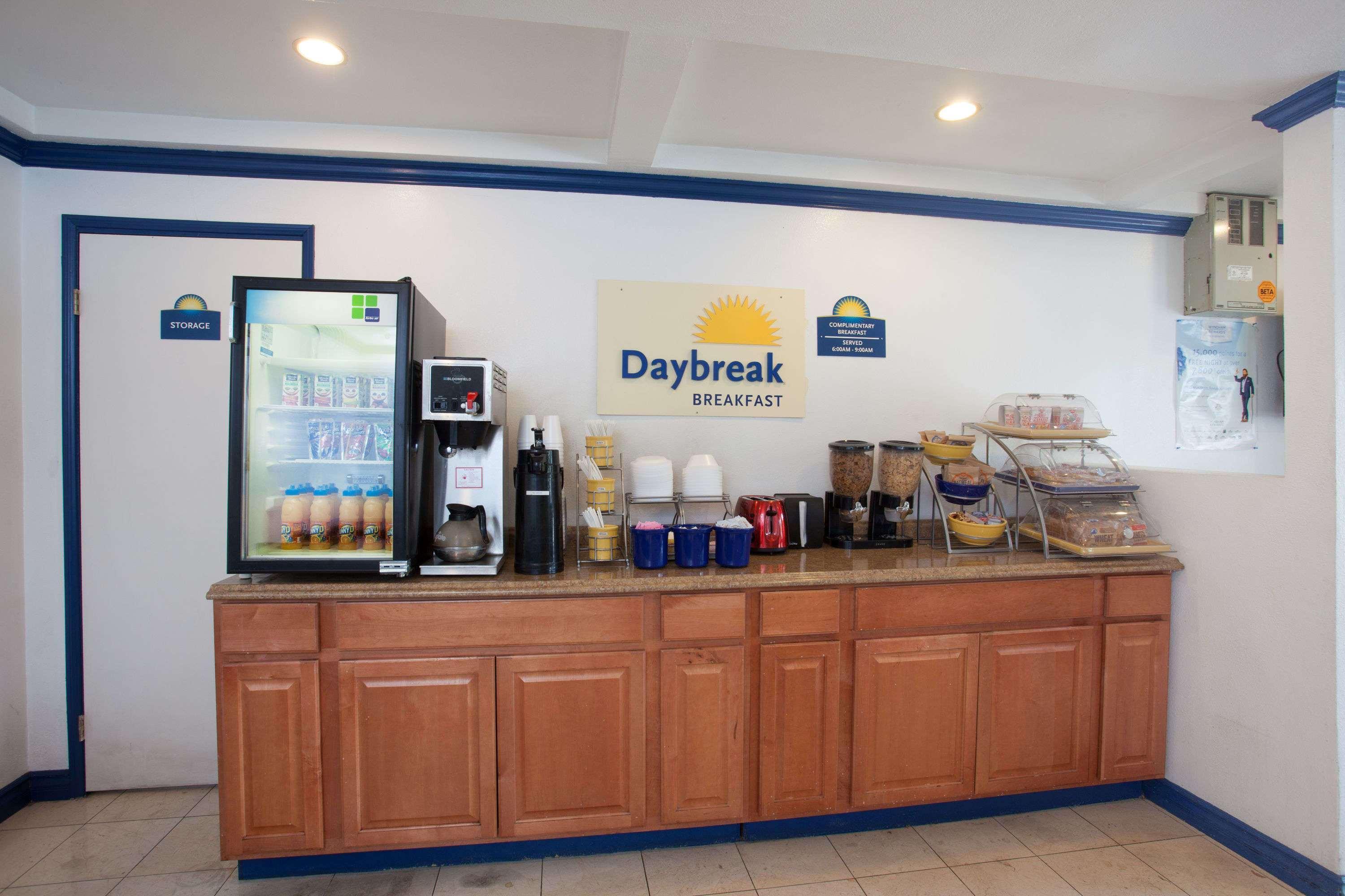 Days Inn By Wyndham Orange Anaheim Luaran gambar